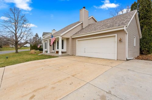 1223 Riverton Dr, Mukwonago WI  53149-1053 exterior