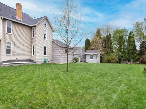 427 New Castle St, Zelienople PA  16063-1253 exterior