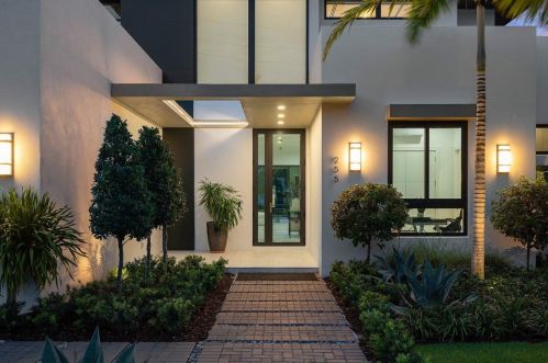 255 22nd St, Delray Beach FL  33444-4223 exterior