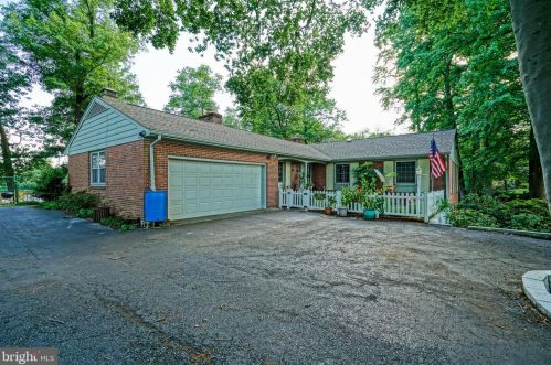 126 Lakeside Dr, Laurel DE  19956-1144 exterior