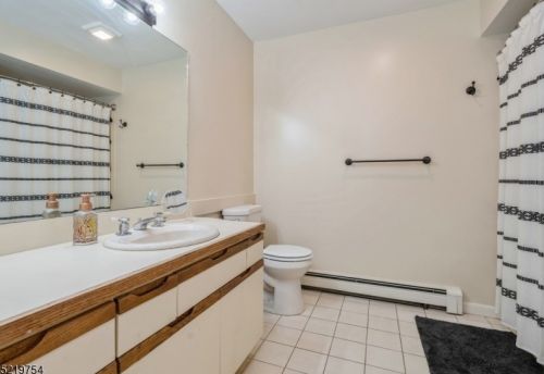 11 Kearny Dr, Wantage NJ  07461-3928 exterior