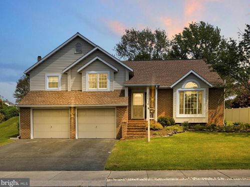 224 Mason Dr, Ephrata, PA 17522-2660