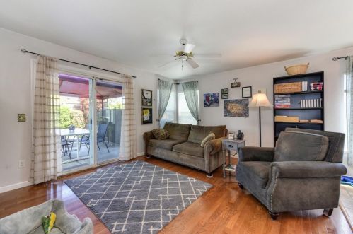 8229 Oakbriar Cir, Elk Grove CA  95758-7900 exterior