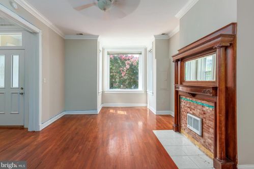 129 Thomas St, Washington DC  20001-1659 exterior