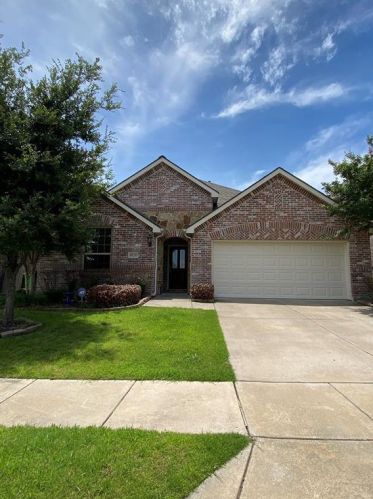 1820 Shoebill Dr, Oak Point, TX 75068-8541