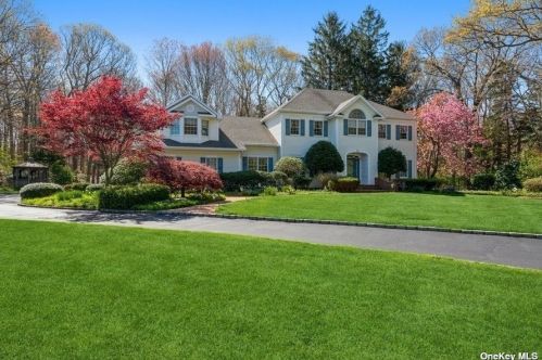 23 Wood Hollow Ln, Northport, NY 11768-2735