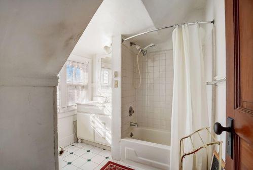 2540 Lk Dr, Milwaukee WI 53211-3808 exterior