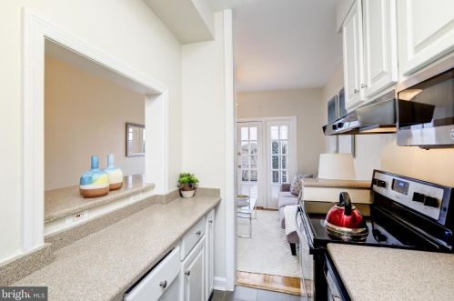 904 25th St, Washington DC 20037-2102 exterior