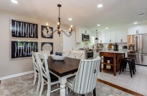 28 Talcott Rd, Glastonbury CT  06033-2919 exterior