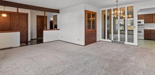 797 Bradford Way, Chenequa, WI 53029-2504