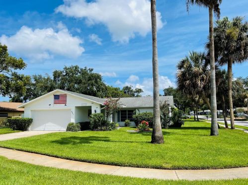 8041 Gleneagle Dr, Port Richey, FL 34668-2311