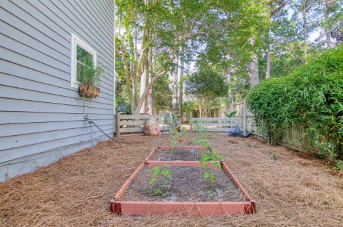 1404 School House Rd, Mount Pleasant SC  29464-3844 exterior