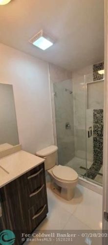 3605 13th Ave, Hialeah FL  33012-4821 exterior