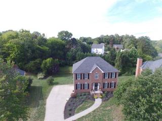 220 Lake Dale Ct, Clemmons, NC 27012-9553