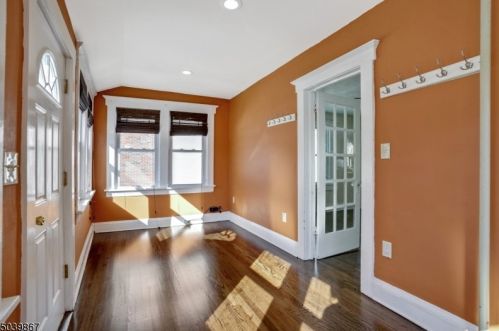 280 Harrison St, Nutley, NJ 07110-2613