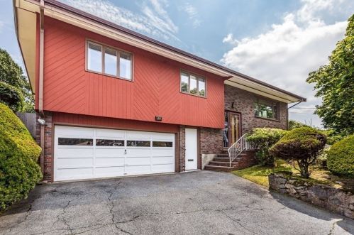 20 Parsons Dr, Swampscott, MA 01907-2930