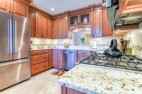 293 Bromley Pl, East Brunswick, NJ 08816-5106
