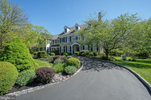 315 Blackburn Dr, Berwyn PA  19312-2801 exterior