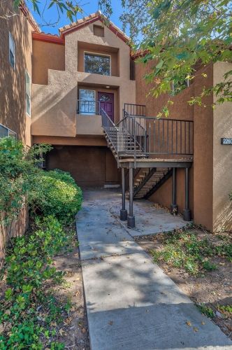 22609 Copper Hill Dr, Santa Clarita, CA 91350-4232