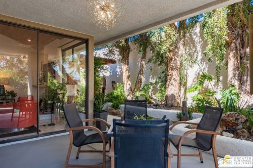 4 Vista Loma Dr, Rancho Mirage CA  92270-2959 exterior