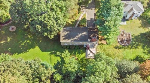 41 Cranbury Rd, Norwalk CT 06851-2649 exterior