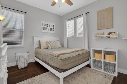 1305 Oak Leaf Cir, Valley Home CA 95361-2769 exterior