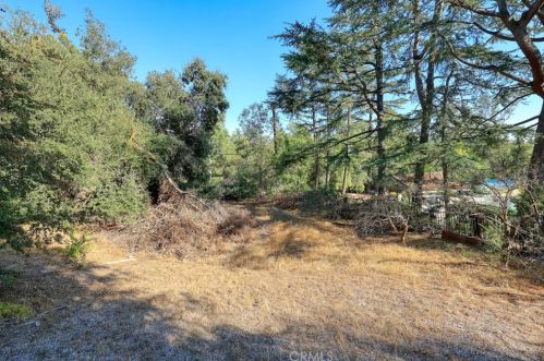 2222 Mendocino Ln, Altadena CA  91001-2816 exterior