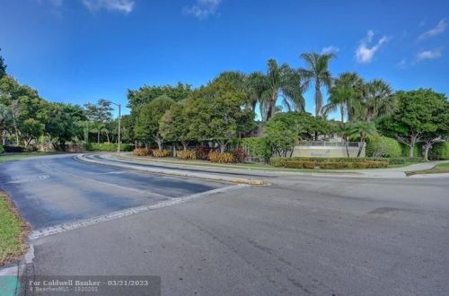 704 108th Ter, Hollywood, FL 33026-4020