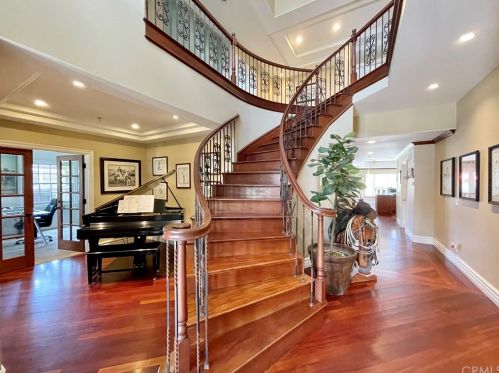 2222 Holiday Rd, Newport Beach, CA 92660-3736
