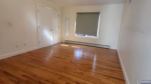 241 13th St, Palisades Park NJ  07650-2006 exterior