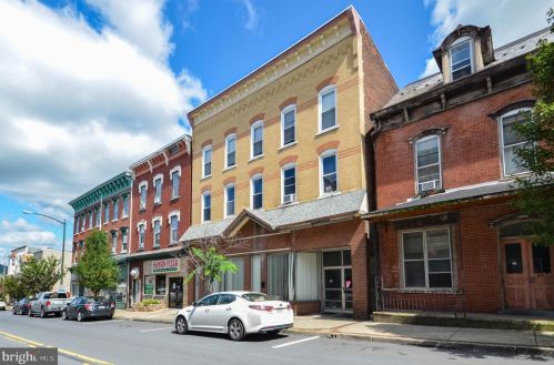 661 Main St, Slatington PA  18080-1423 exterior
