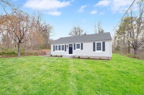 124 Park Dr, Kensington CT  06037-3815 exterior