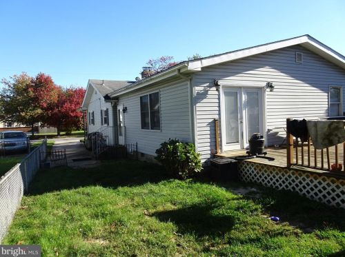 2 Varmar Dr, New Castle DE  19720-2036 exterior