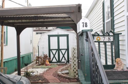 78 Lincoln Ave, Holbrook, NY 11741-2202