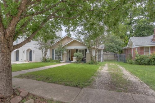 2521 Rogers Ave, Fort Worth, TX 76109-1348