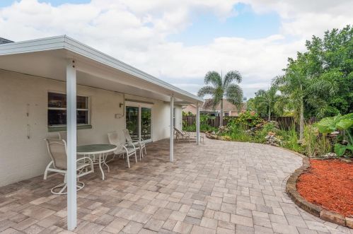 2950 Sumner Way, Palm Harbor FL  34684-1600 exterior