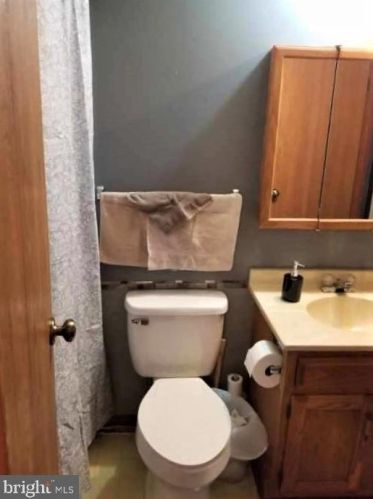 331 Melling Ave, Boothwyn PA 19061-4137 exterior