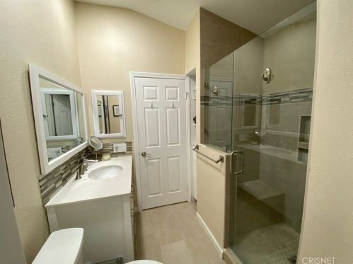 23037 Weymouth Pl, Santa Clarita CA  91354-2040 exterior