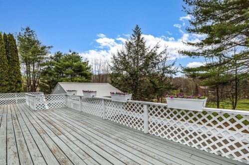 16 Snell Rd, Lee NH  03861-6719 exterior
