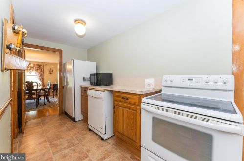 158 7th Ave, Collegeville PA  19426-1904 exterior