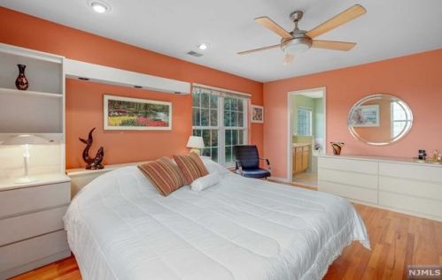 22 Winding Way, West Paterson NJ  07424-2665 exterior