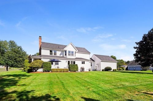 10 Wedgewood Ln, Wapping CT 06074-1580 exterior