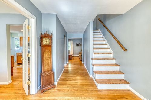 43 Hampton Ave, Manor Park, NY 11950-3805