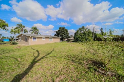 204 Jasmine Rd, Lehigh Acres, FL 33936-6226