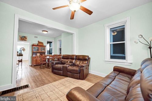 62 East St, Spring Grove PA  17362-1210 exterior