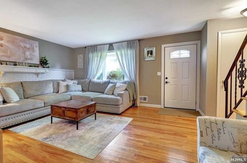 46 Delaware Ave, Dumont NJ  07628-2408 exterior