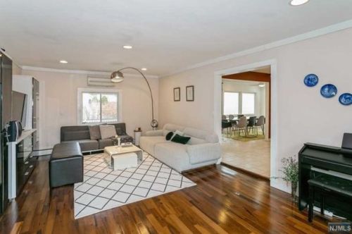 94 Wells Ct, Demarest NJ  07627-2124 exterior