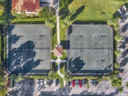 6090 Lake Hibiscus Dr, Delray Beach FL  33484-4617 exterior