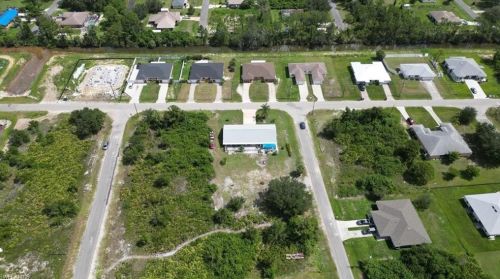 4513 Douglas Ln, Lehigh Acres FL  33973-2071 exterior