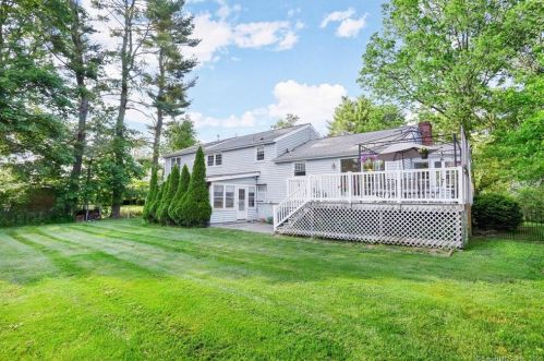 131 Whitney Ridge Ter, North Haven, CT 06473-4365